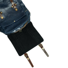 Load image into Gallery viewer, pelletteria italiana, details of  leather backpack, leren rugzak