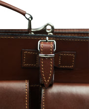 Load image into Gallery viewer, details of a leather briefcase, pelletteria italiana